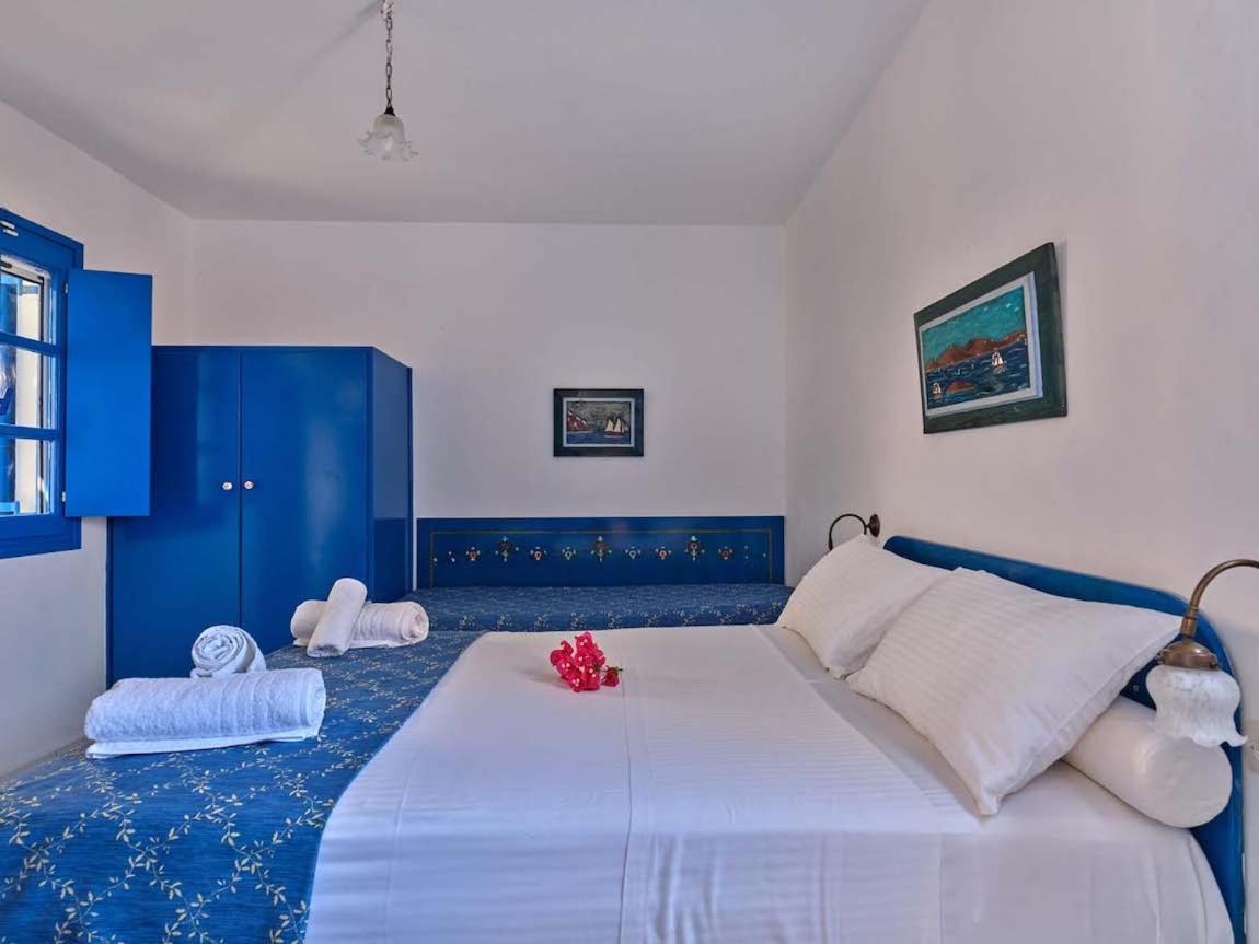 Blue Dolphin Antiparos Villas And Suites Agios Georgios  Exterior photo