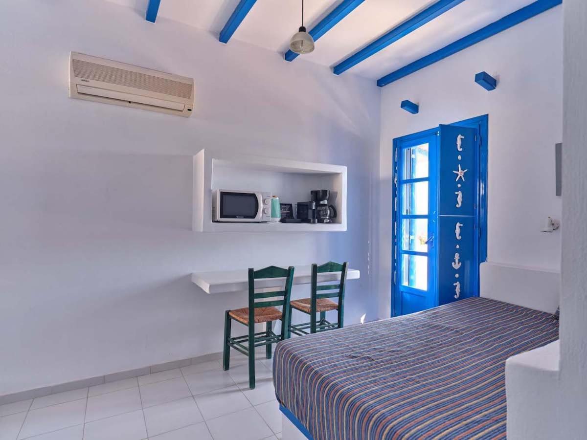 Blue Dolphin Antiparos Villas And Suites Agios Georgios  Exterior photo