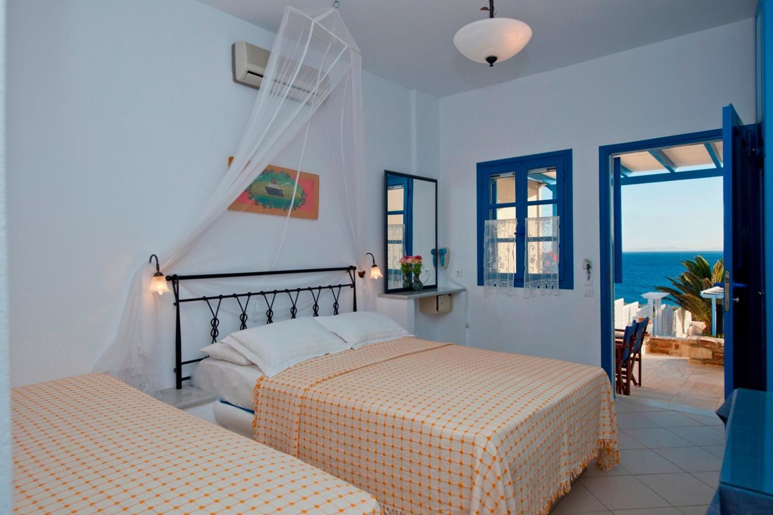 Blue Dolphin Antiparos Villas And Suites Agios Georgios  Exterior photo