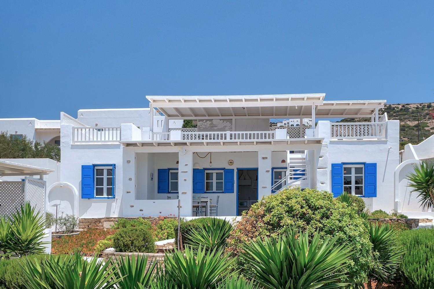 Blue Dolphin Antiparos Villas And Suites Agios Georgios  Exterior photo