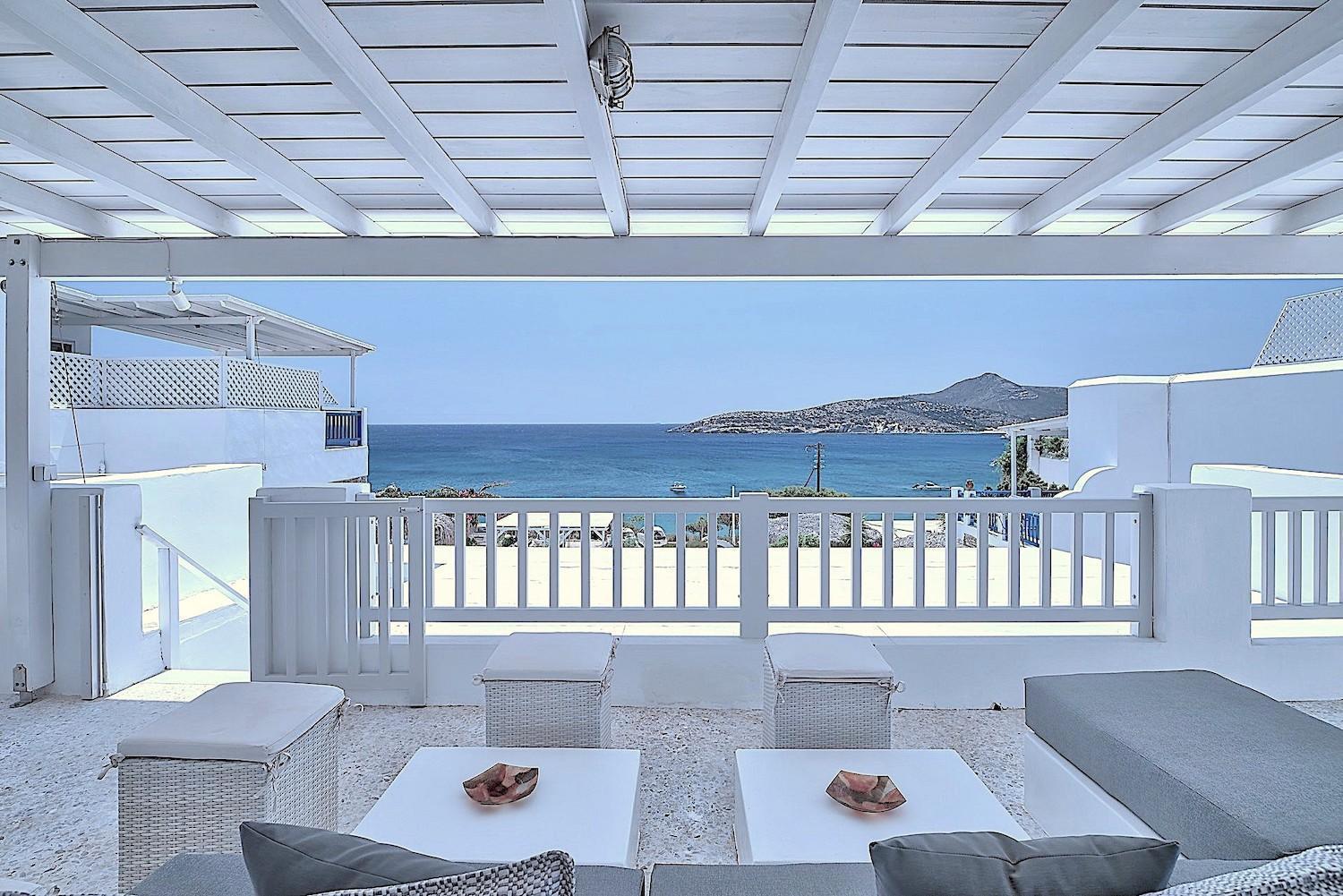 Blue Dolphin Antiparos Villas And Suites Agios Georgios  Exterior photo